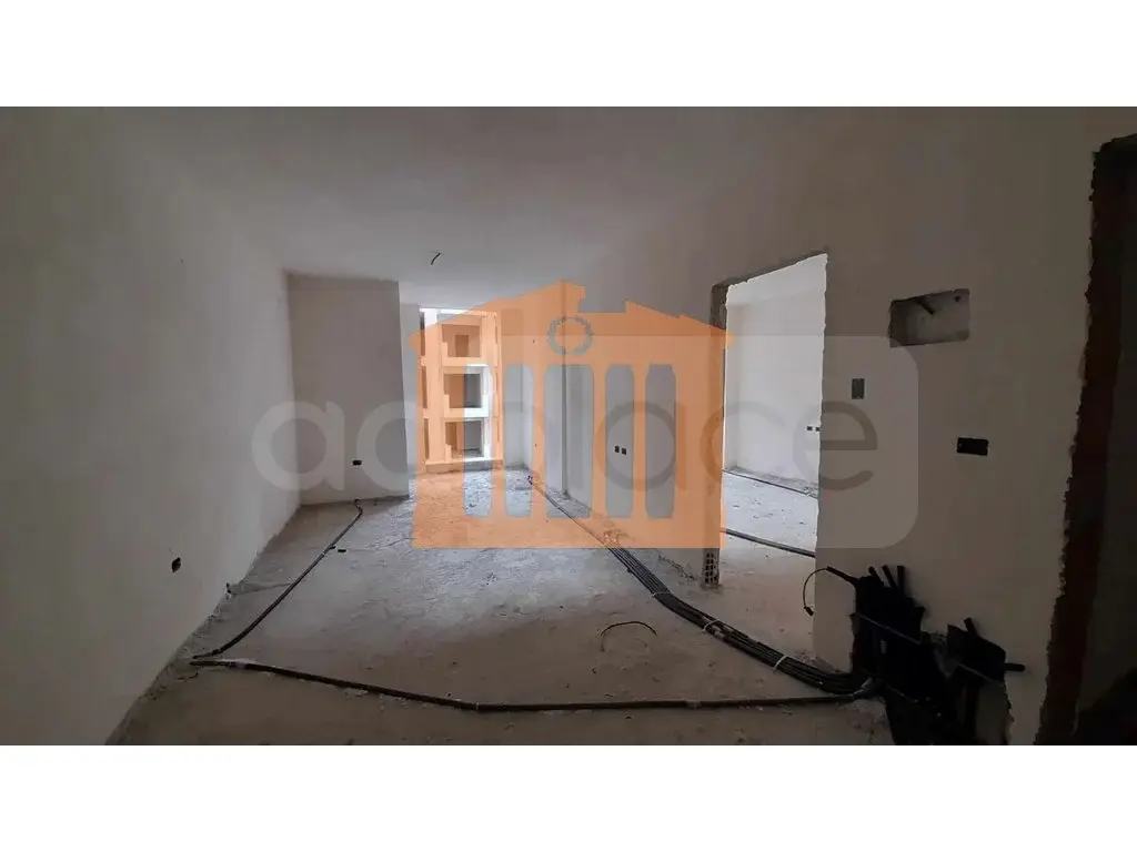 Apartament 1+1 dhoma 184 m² 5 kati