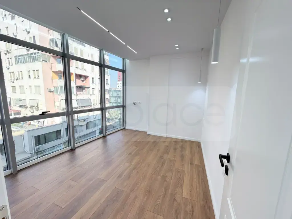 Apartament  60m² 5 floor