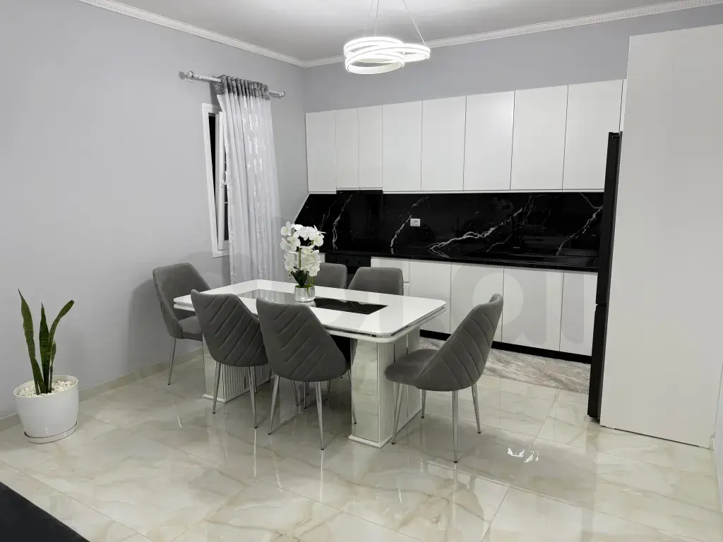 Vilë  215m²
