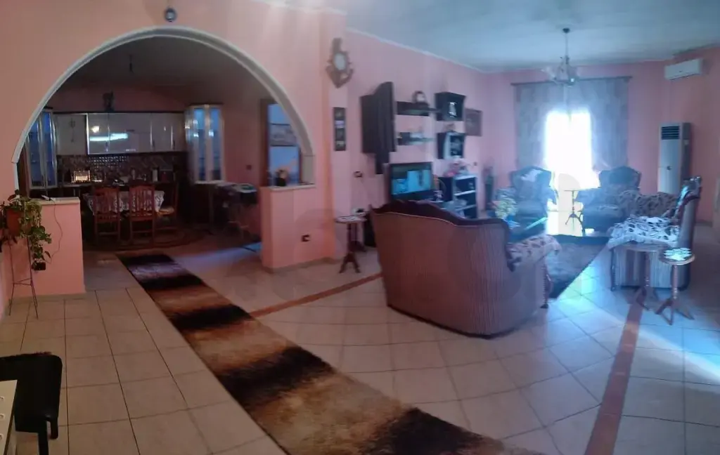 Vilë  260m²
