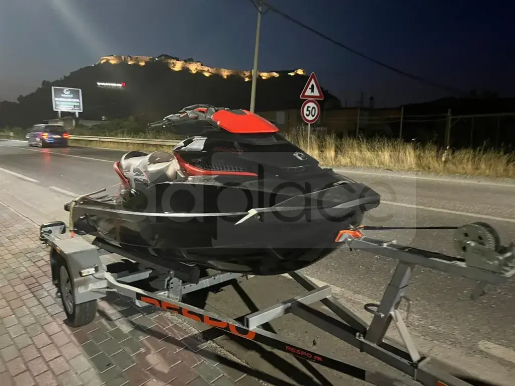 Jet ski///