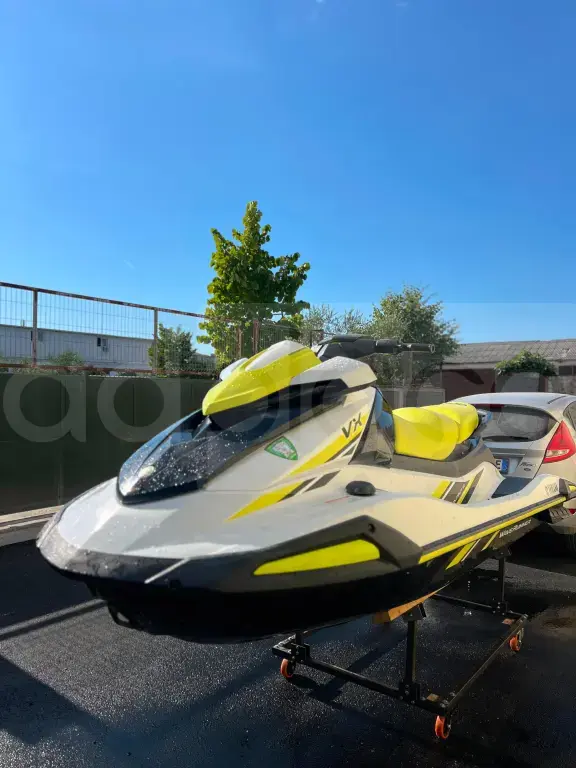 Yamaha vx waverunner