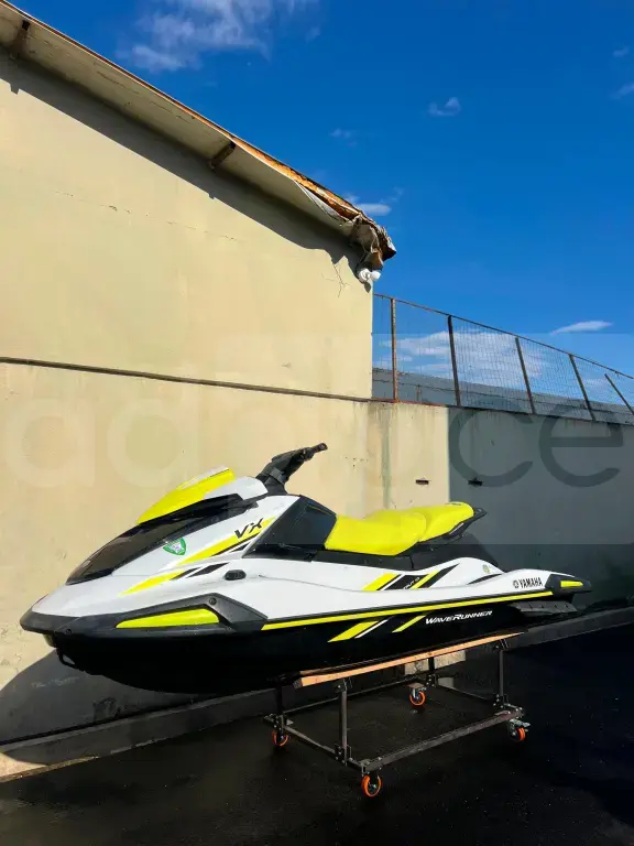 Yamaha vx waverunner