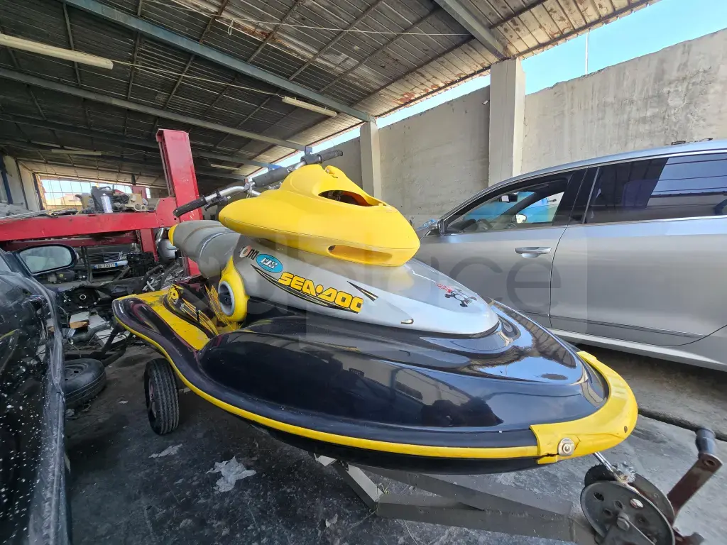 Shitet motor uje seadoo motori