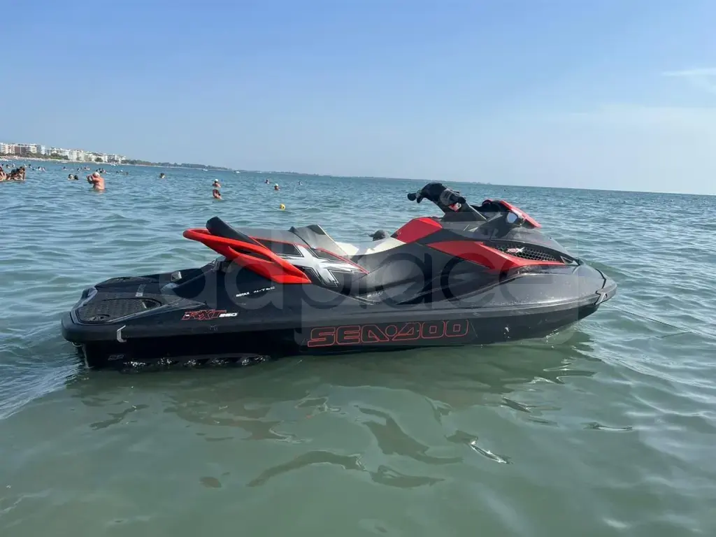 Jet ski///