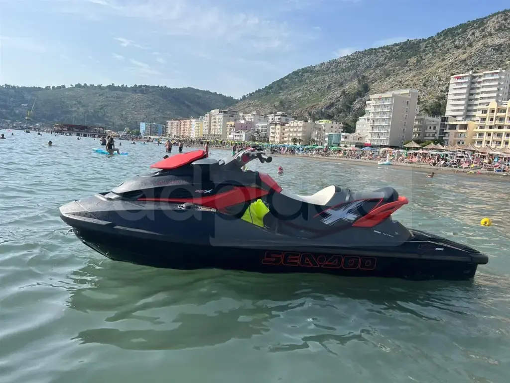 Jet ski///
