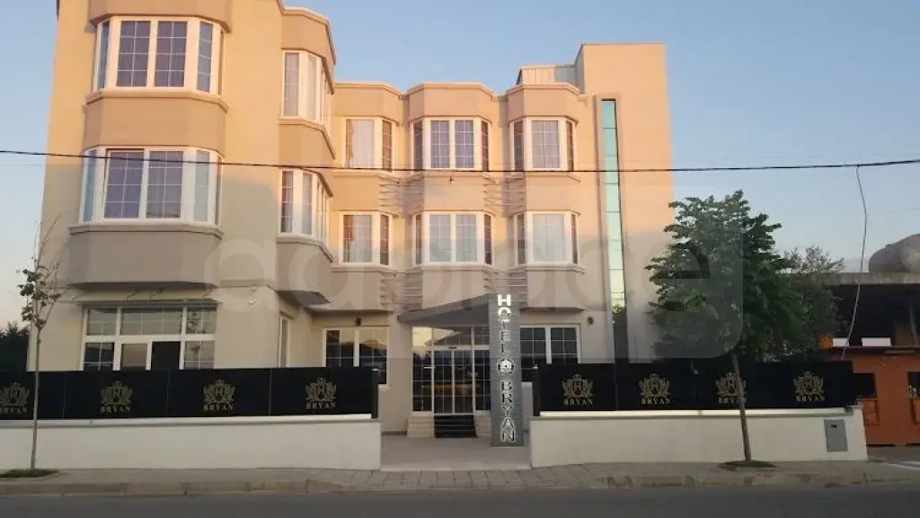 HOTEL BRYAN KERKON TE PUNESOJE RECEPSJONIST/E