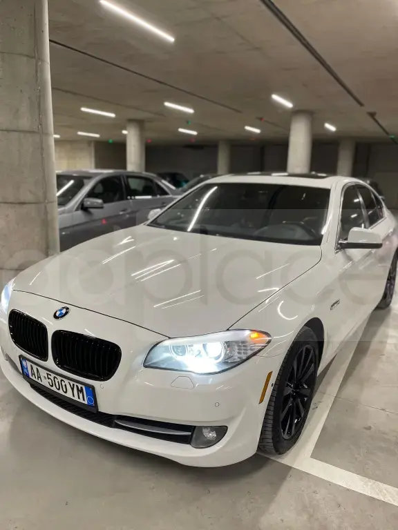 BMW 5 series F10/F11/F07 Facelift  2013, 229 000 km